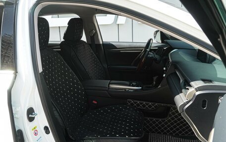 Lexus RX IV рестайлинг, 2019 год, 5 420 000 рублей, 8 фотография