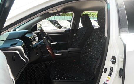 Lexus RX IV рестайлинг, 2019 год, 5 420 000 рублей, 10 фотография