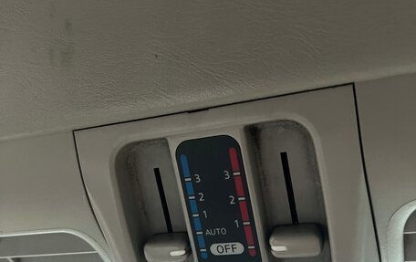 Nissan Serena II, 2000 год, 750 000 рублей, 19 фотография