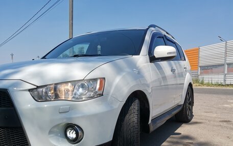 Mitsubishi Outlander III рестайлинг 3, 2011 год, 1 300 000 рублей, 3 фотография
