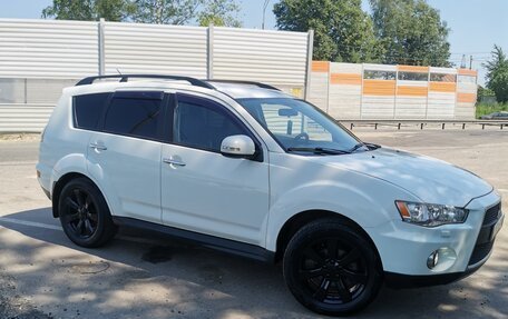 Mitsubishi Outlander III рестайлинг 3, 2011 год, 1 300 000 рублей, 4 фотография