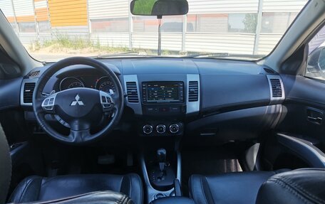 Mitsubishi Outlander III рестайлинг 3, 2011 год, 1 300 000 рублей, 14 фотография