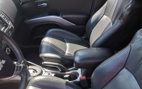 Mitsubishi Outlander III рестайлинг 3, 2011 год, 1 300 000 рублей, 13 фотография