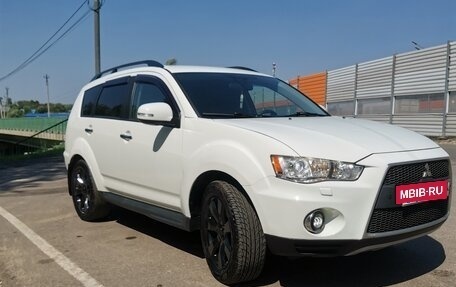 Mitsubishi Outlander III рестайлинг 3, 2011 год, 1 300 000 рублей, 8 фотография