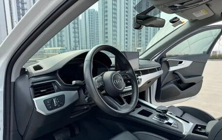 Audi A4, 2021 год, 2 500 000 рублей, 11 фотография