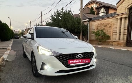 Hyundai Solaris II рестайлинг, 2021 год, 1 570 000 рублей, 4 фотография