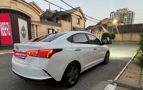 Hyundai Solaris II рестайлинг, 2021 год, 1 570 000 рублей, 3 фотография
