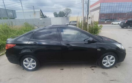 Hyundai Solaris II рестайлинг, 2013 год, 620 000 рублей, 1 фотография