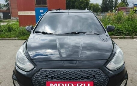 Hyundai Solaris II рестайлинг, 2013 год, 620 000 рублей, 2 фотография