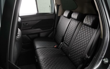 Mitsubishi Outlander III рестайлинг 3, 2016 год, 1 799 000 рублей, 9 фотография