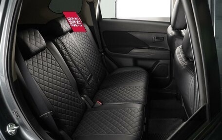 Mitsubishi Outlander III рестайлинг 3, 2016 год, 1 799 000 рублей, 7 фотография