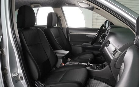 Mitsubishi Outlander III рестайлинг 3, 2014 год, 1 339 000 рублей, 8 фотография