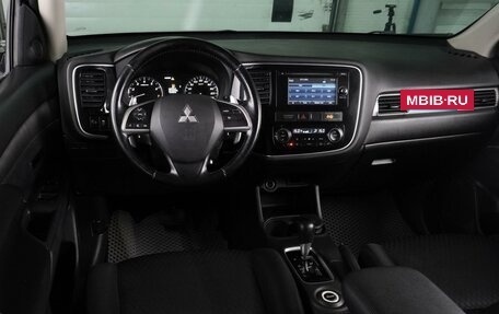 Mitsubishi Outlander III рестайлинг 3, 2014 год, 1 339 000 рублей, 6 фотография
