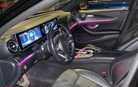 Mercedes-Benz E-Класс, 2018 год, 3 000 000 рублей, 5 фотография