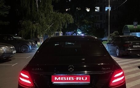 Mercedes-Benz E-Класс, 2018 год, 3 000 000 рублей, 4 фотография