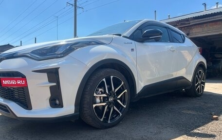 Toyota C-HR I рестайлинг, 2019 год, 2 450 000 рублей, 2 фотография