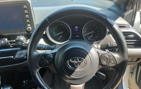Toyota C-HR I рестайлинг, 2019 год, 2 450 000 рублей, 16 фотография