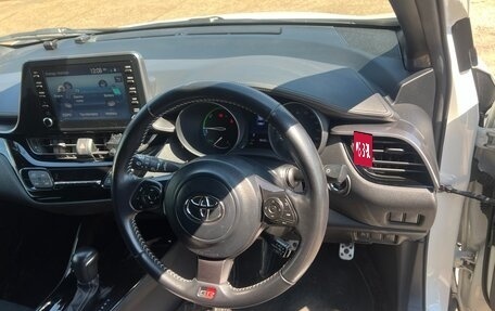 Toyota C-HR I рестайлинг, 2019 год, 2 450 000 рублей, 10 фотография