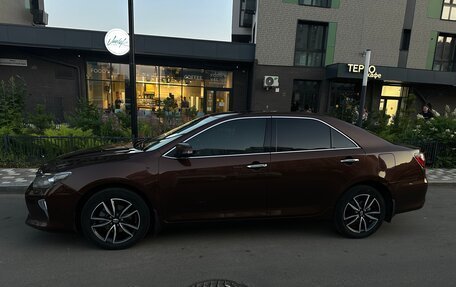 Toyota Camry, 2017 год, 2 200 000 рублей, 2 фотография