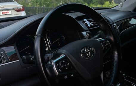 Toyota Camry, 2017 год, 2 200 000 рублей, 10 фотография