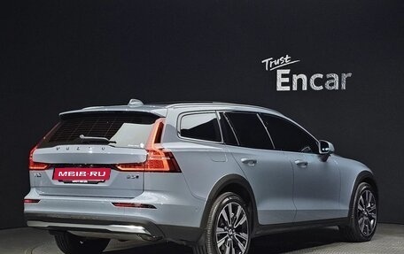 Volvo V60 II, 2021 год, 3 400 000 рублей, 3 фотография