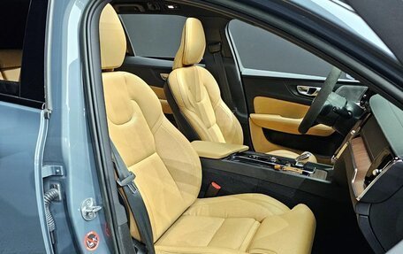 Volvo V60 II, 2021 год, 3 400 000 рублей, 6 фотография