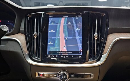 Volvo V60 II, 2021 год, 3 400 000 рублей, 12 фотография
