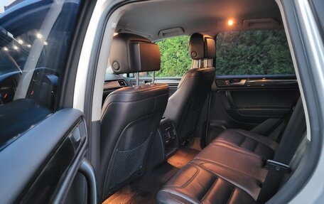 Volkswagen Touareg III, 2011 год, 2 190 000 рублей, 11 фотография