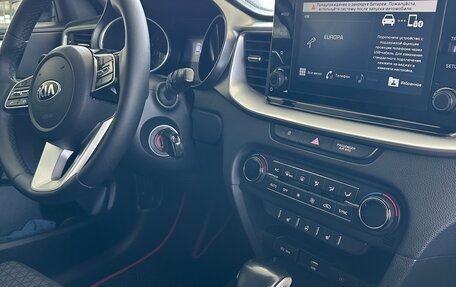 KIA cee'd III, 2020 год, 2 000 000 рублей, 18 фотография