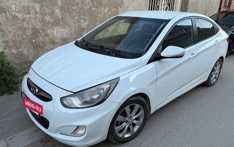 Hyundai Solaris II рестайлинг, 2011 год, 660 000 рублей, 8 фотография