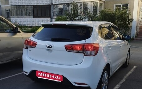 KIA Rio III рестайлинг, 2015 год, 950 000 рублей, 2 фотография