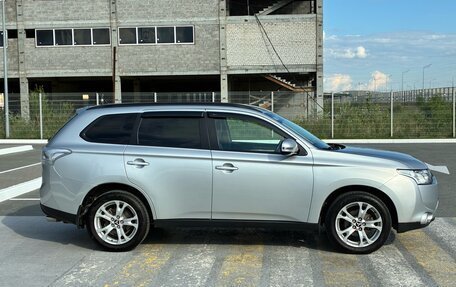 Mitsubishi Outlander III рестайлинг 3, 2013 год, 1 500 000 рублей, 5 фотография