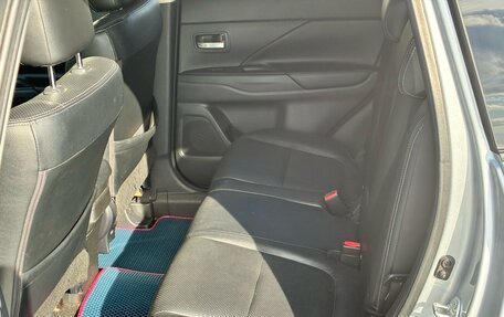 Mitsubishi Outlander III рестайлинг 3, 2013 год, 1 500 000 рублей, 10 фотография
