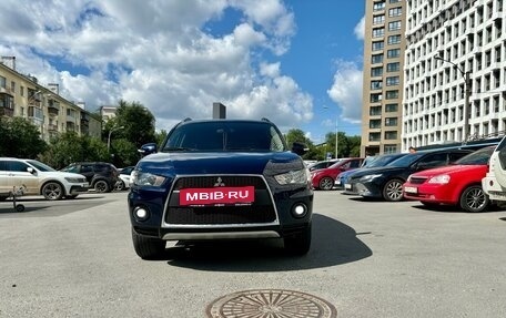 Mitsubishi Outlander III рестайлинг 3, 2011 год, 1 295 000 рублей, 2 фотография