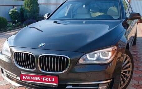 BMW 7 серия, 2013 год, 1 980 000 рублей, 2 фотография