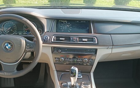 BMW 7 серия, 2013 год, 1 980 000 рублей, 10 фотография