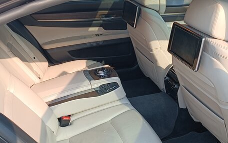 BMW 7 серия, 2013 год, 1 980 000 рублей, 12 фотография