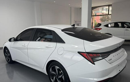 Hyundai Elantra, 2021 год, 1 750 000 рублей, 3 фотография