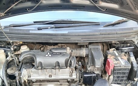 Mitsubishi Colt VI рестайлинг, 2004 год, 430 000 рублей, 7 фотография