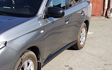 Mitsubishi Outlander III рестайлинг 3, 2013 год, 1 420 000 рублей, 8 фотография