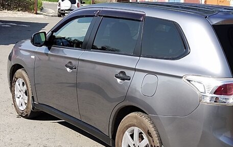 Mitsubishi Outlander III рестайлинг 3, 2013 год, 1 420 000 рублей, 5 фотография