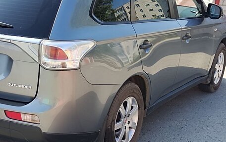 Mitsubishi Outlander III рестайлинг 3, 2013 год, 1 420 000 рублей, 3 фотография