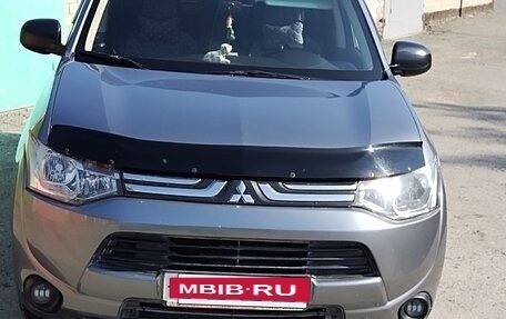 Mitsubishi Outlander III рестайлинг 3, 2013 год, 1 420 000 рублей, 7 фотография