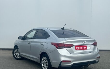 Hyundai Solaris II рестайлинг, 2018 год, 1 350 000 рублей, 4 фотография