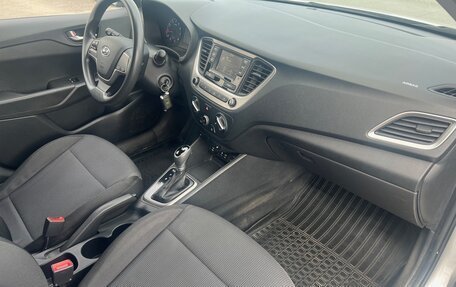Hyundai Solaris II рестайлинг, 2018 год, 1 350 000 рублей, 11 фотография