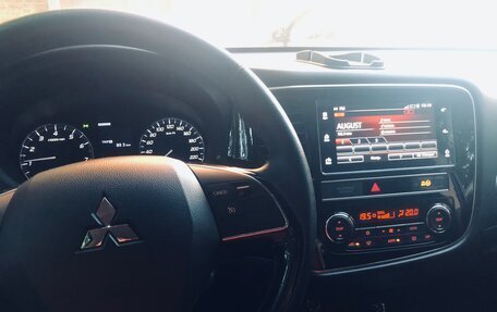 Mitsubishi Outlander III рестайлинг 3, 2019 год, 2 350 000 рублей, 4 фотография