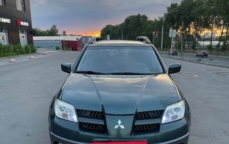 Mitsubishi Outlander III рестайлинг 3, 2005 год, 380 000 рублей, 2 фотография