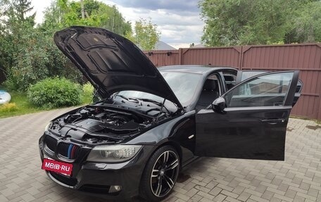 BMW 3 серия, 2011 год, 1 400 000 рублей, 13 фотография
