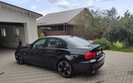 BMW 3 серия, 2011 год, 1 400 000 рублей, 19 фотография