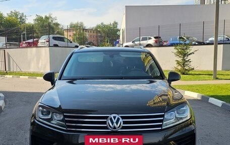 Volkswagen Touareg III, 2015 год, 2 850 000 рублей, 2 фотография